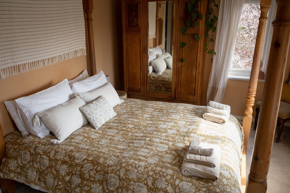 Bed, Bedroom
