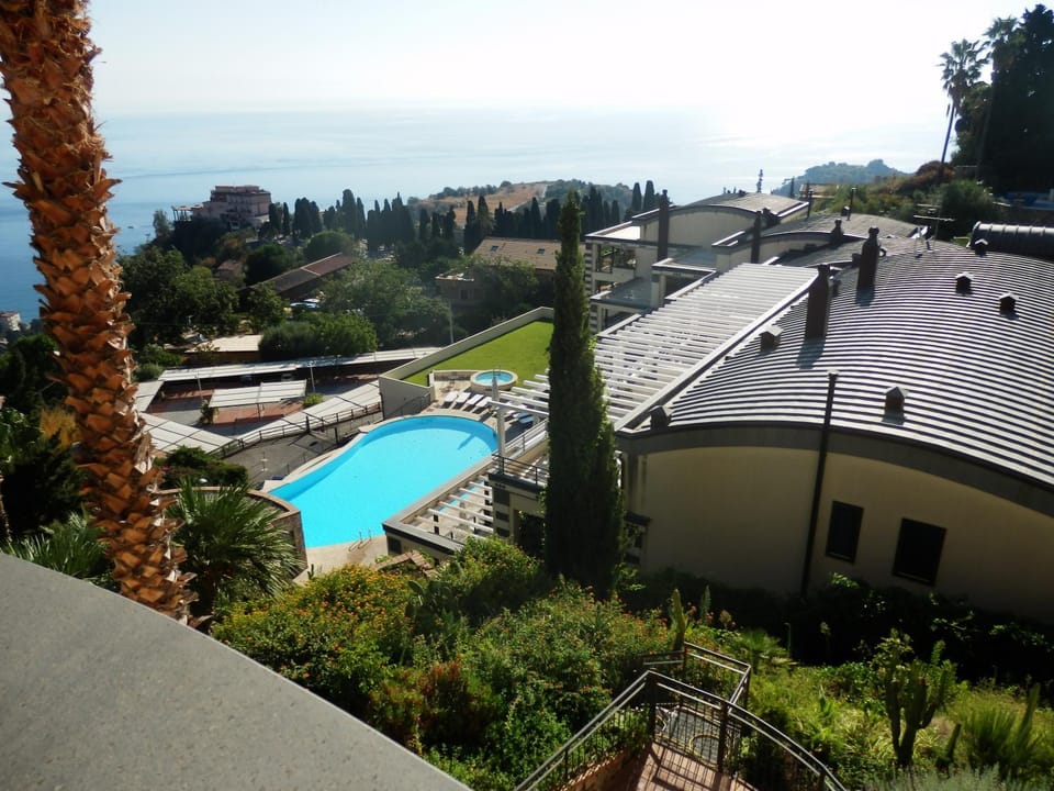 Garden view, Sea view