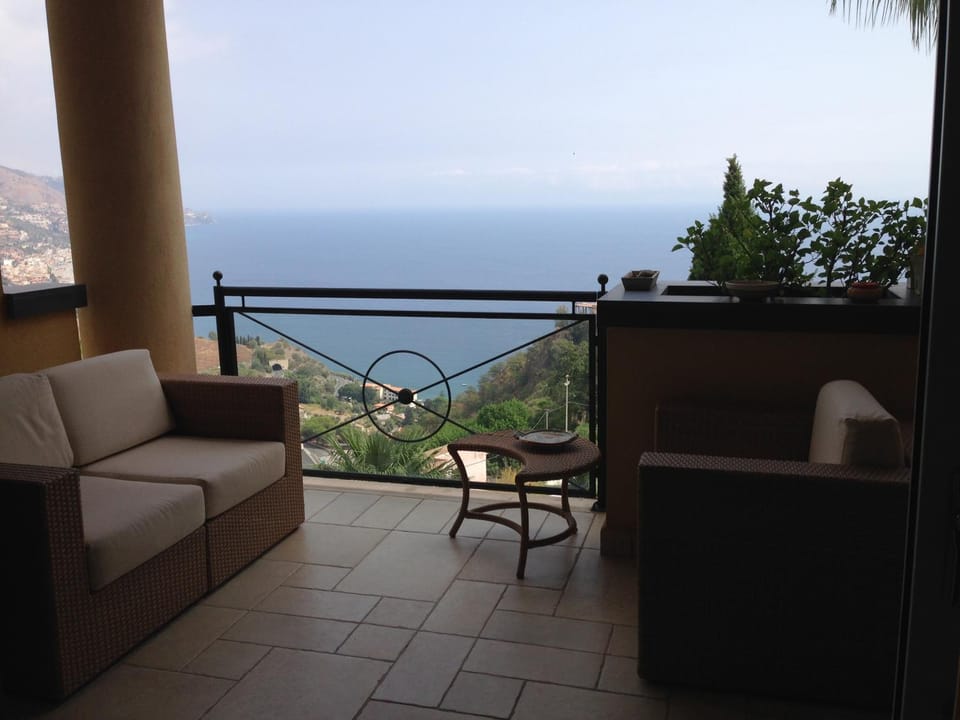Balcony/Terrace, Garden view, Sea view