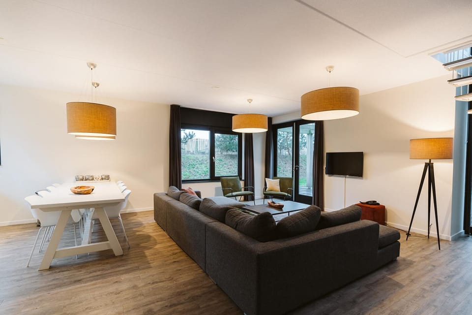 TV and multimedia, Living room, Dining area