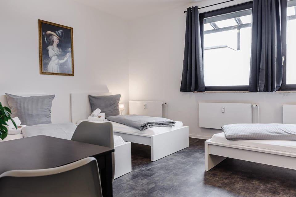 Bed, Photo of the whole room, Seating area, Bedroom
