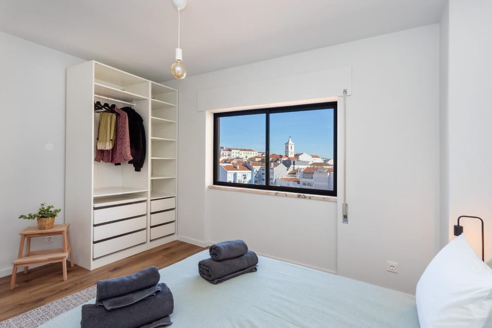 Bed, View (from property/room), Photo of the whole room, Bedroom, towels, wardrobe