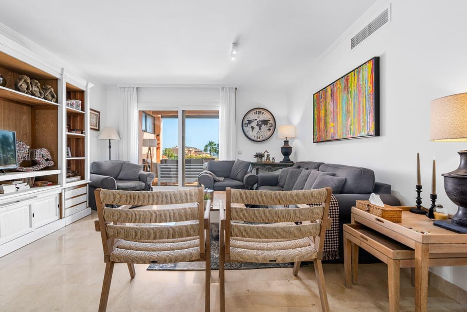 Appartement face mer avec accès au padel privé belle terrasse et grande piscine Apartment in Costa del Sol