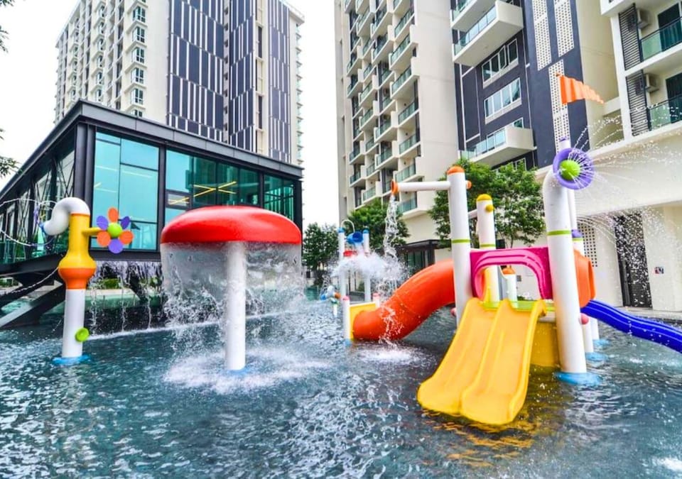 NEW! The Shore l 3BR l 6-11pax l Direct Mall Access l City Centre l River View l Jonker Street by Jay Stay Management Apartment in Malacca