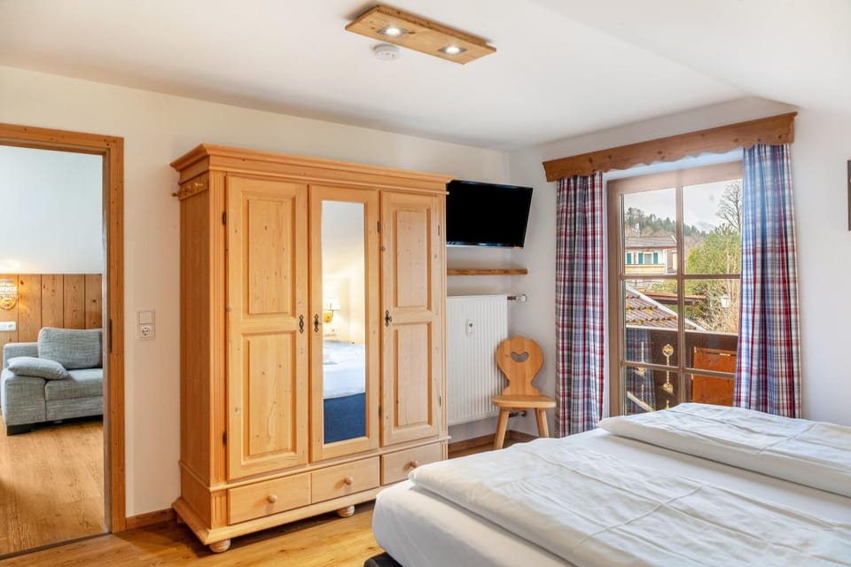 Property building, Living room, Bedroom