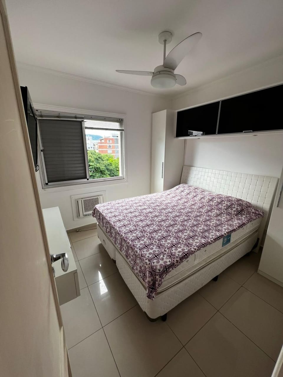 Bed, Photo of the whole room, Bedroom, fireplace