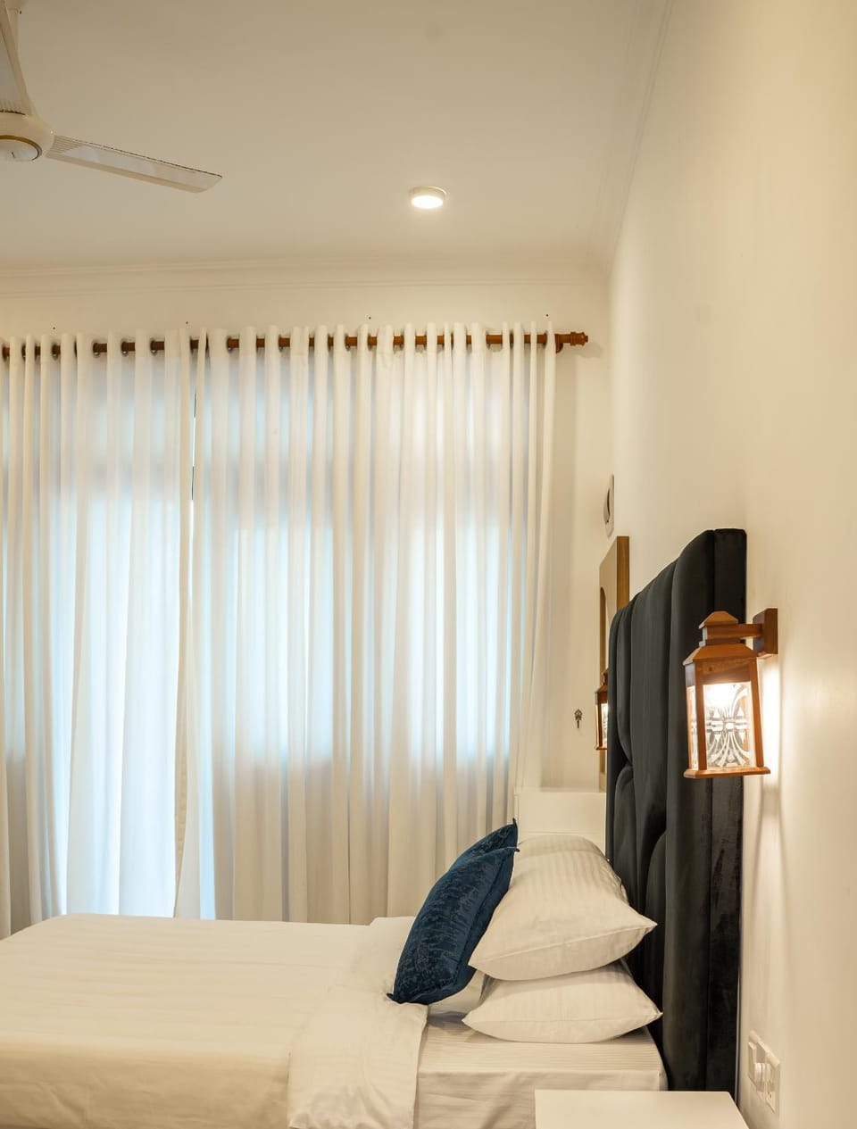 Bed, Photo of the whole room, Bedroom, air conditioner