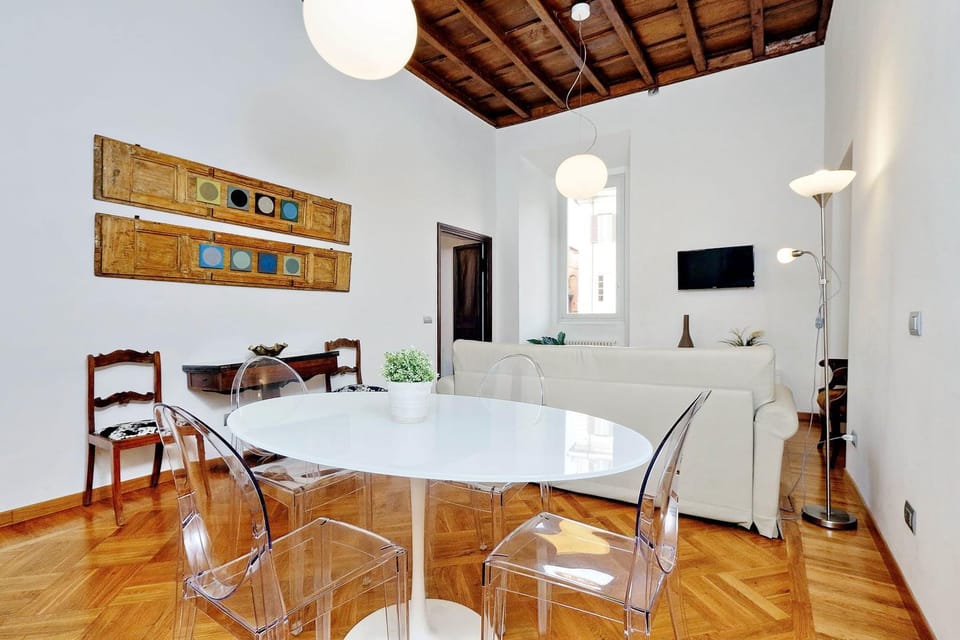 Seating area, Dining area