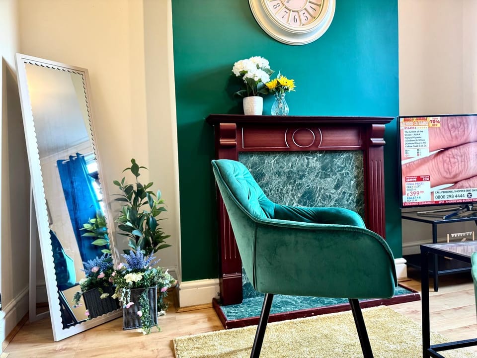 TV and multimedia, Living room, Seating area