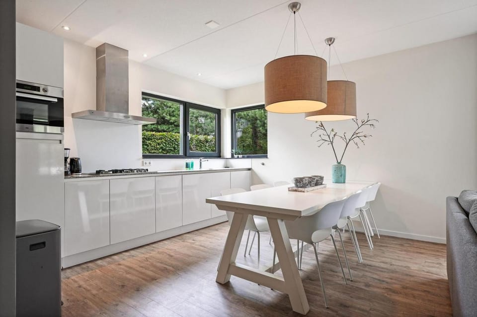 Kitchen or kitchenette, Dining area, dishwasher