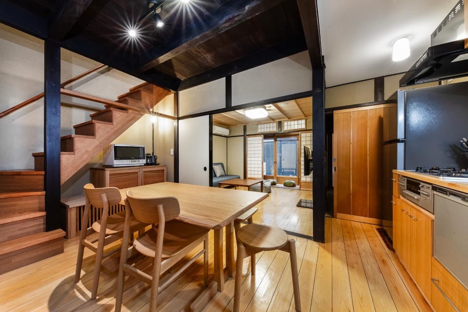 Seating area, Dining area, kitchen