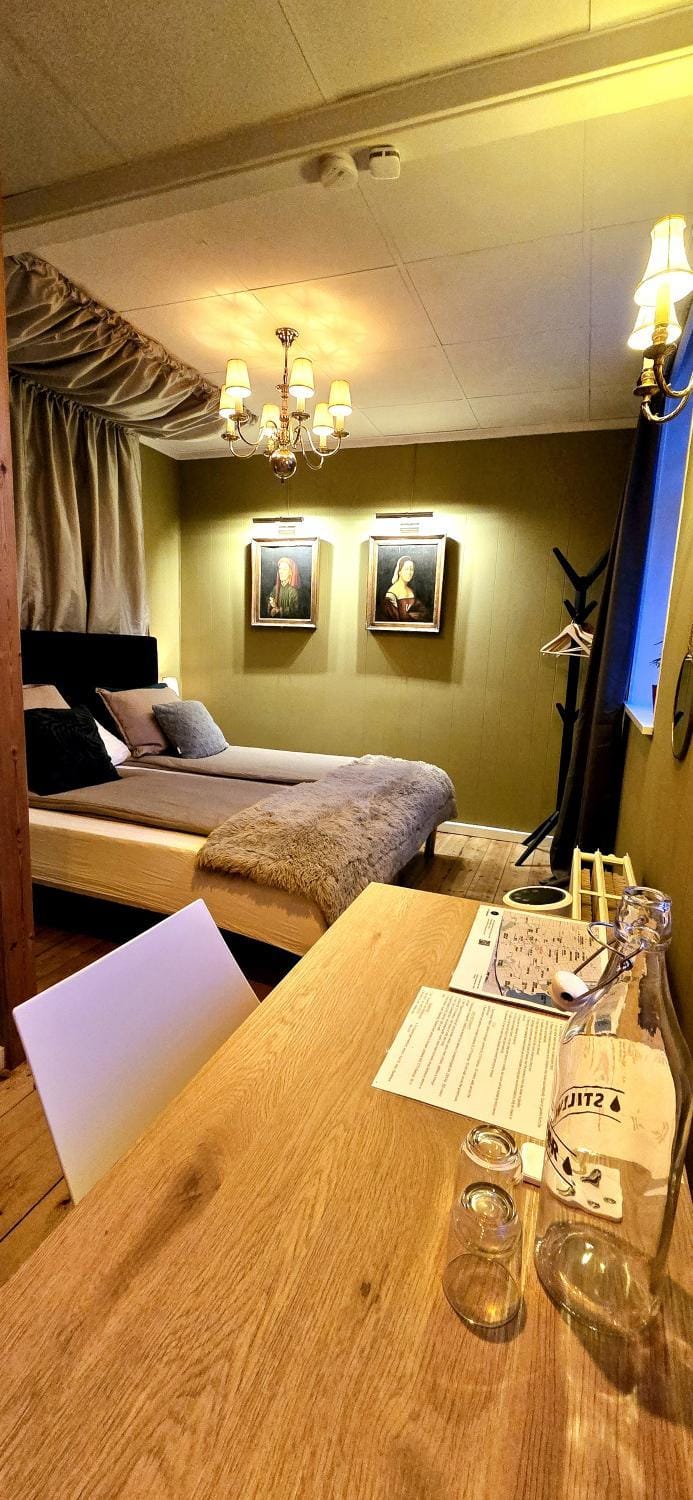 Guesthouse 'Blue House' in vintage villa&garden Bed and Breakfast in Copenhagen