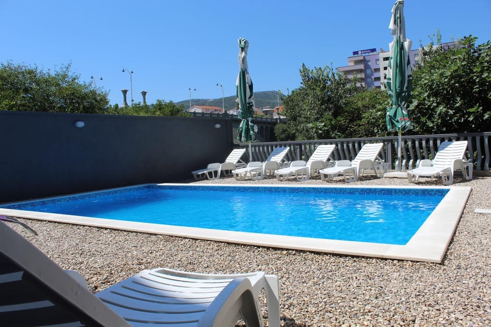 Beach, Swimming pool