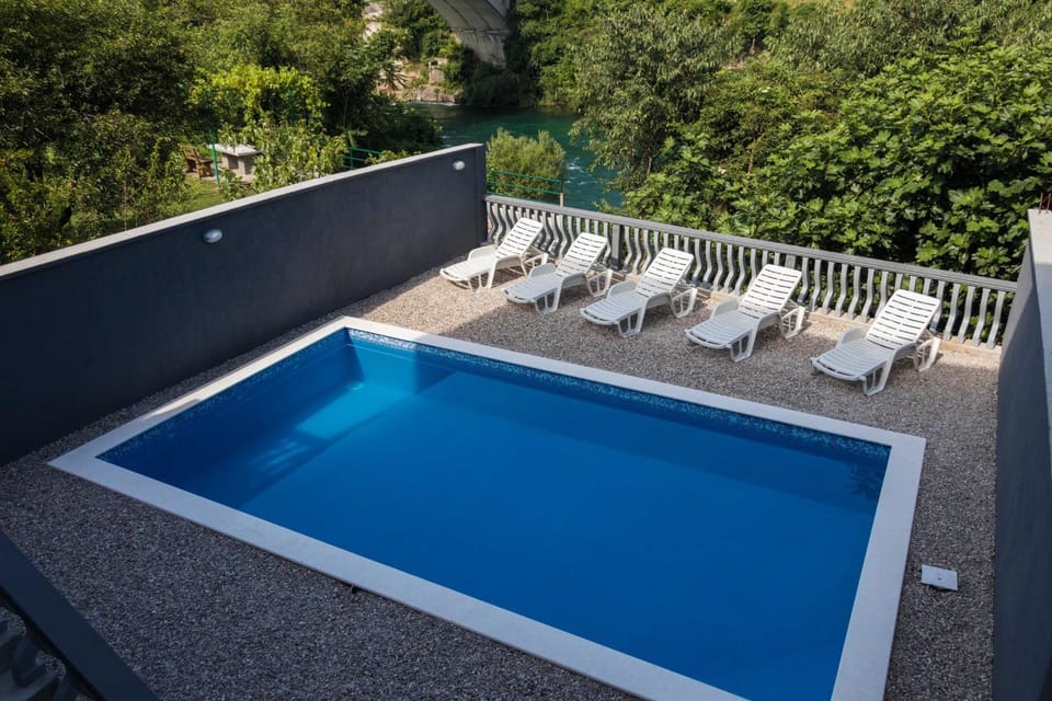 Swimming pool, Swimming pool