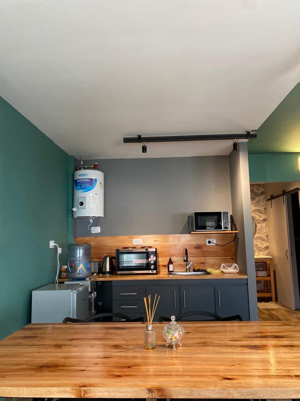 Kitchen or kitchenette, minibar, oven, pet friendly, stove, toaster