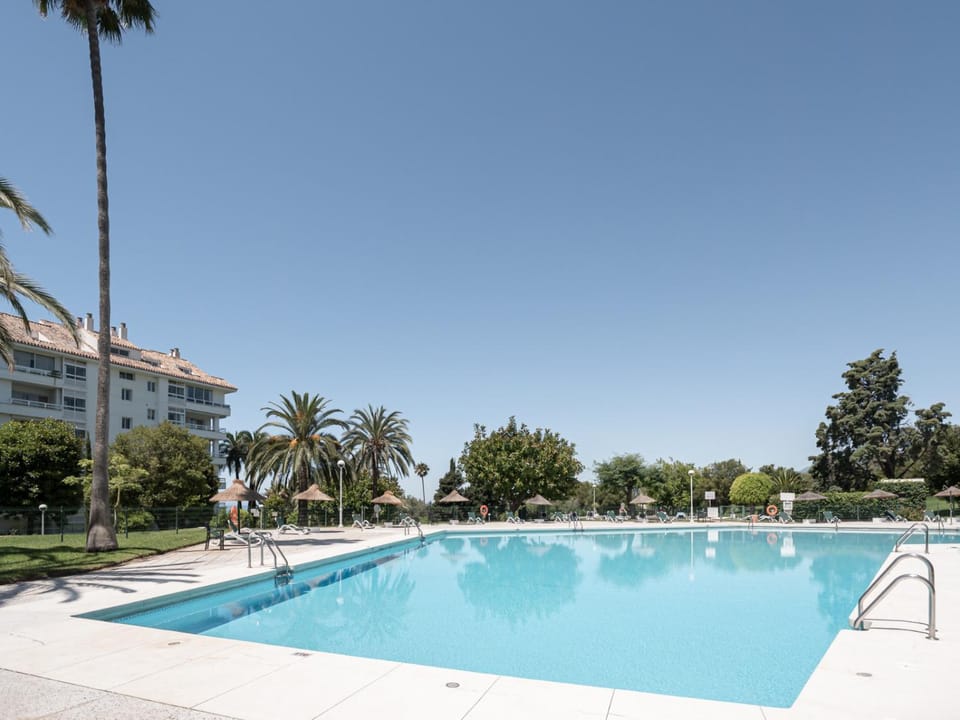 APARTAMENTO CON VISTAS AL MAR, LA CONCHA Y RIO REAL Apartment in Marbella