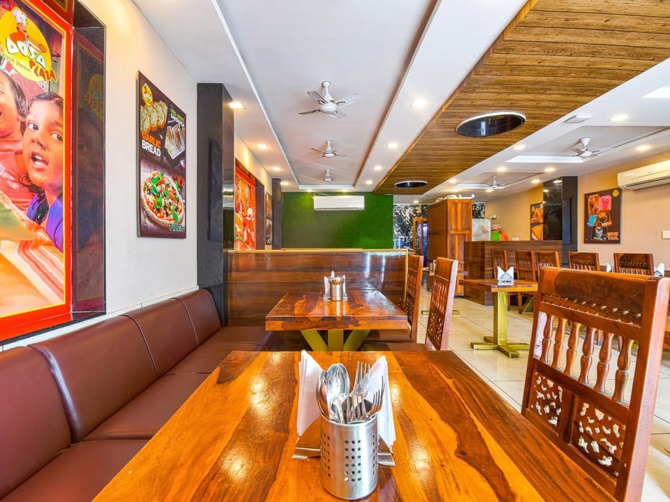Restaurant/places to eat, Seating area