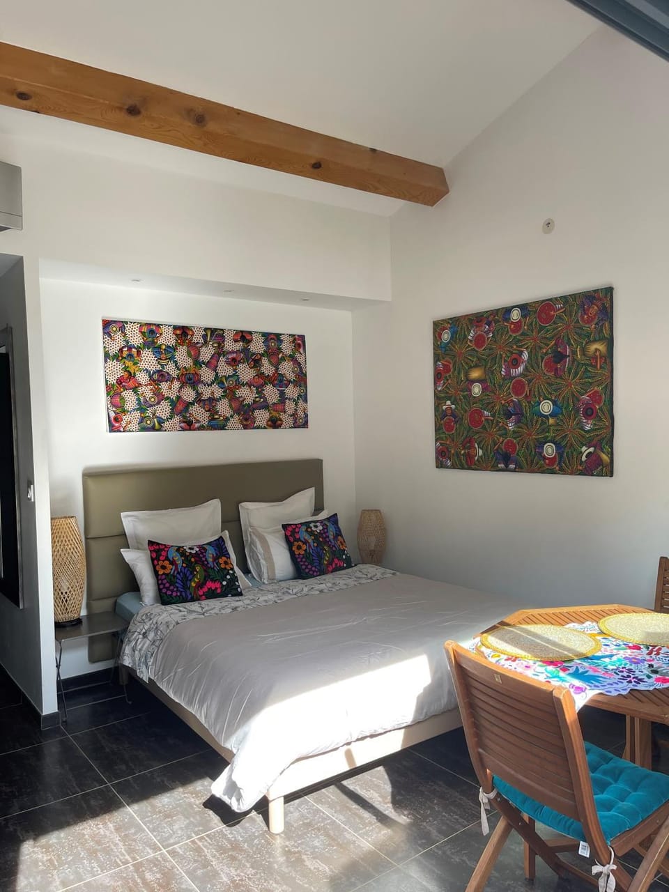 Photo of the whole room