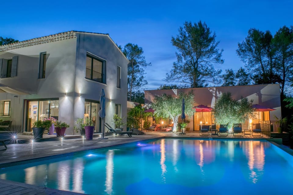 Sous les oliviers - Jacuzzi - Studios de standing tout-équipés Bed and Breakfast in Saint-Maximin-la-Sainte-Baume