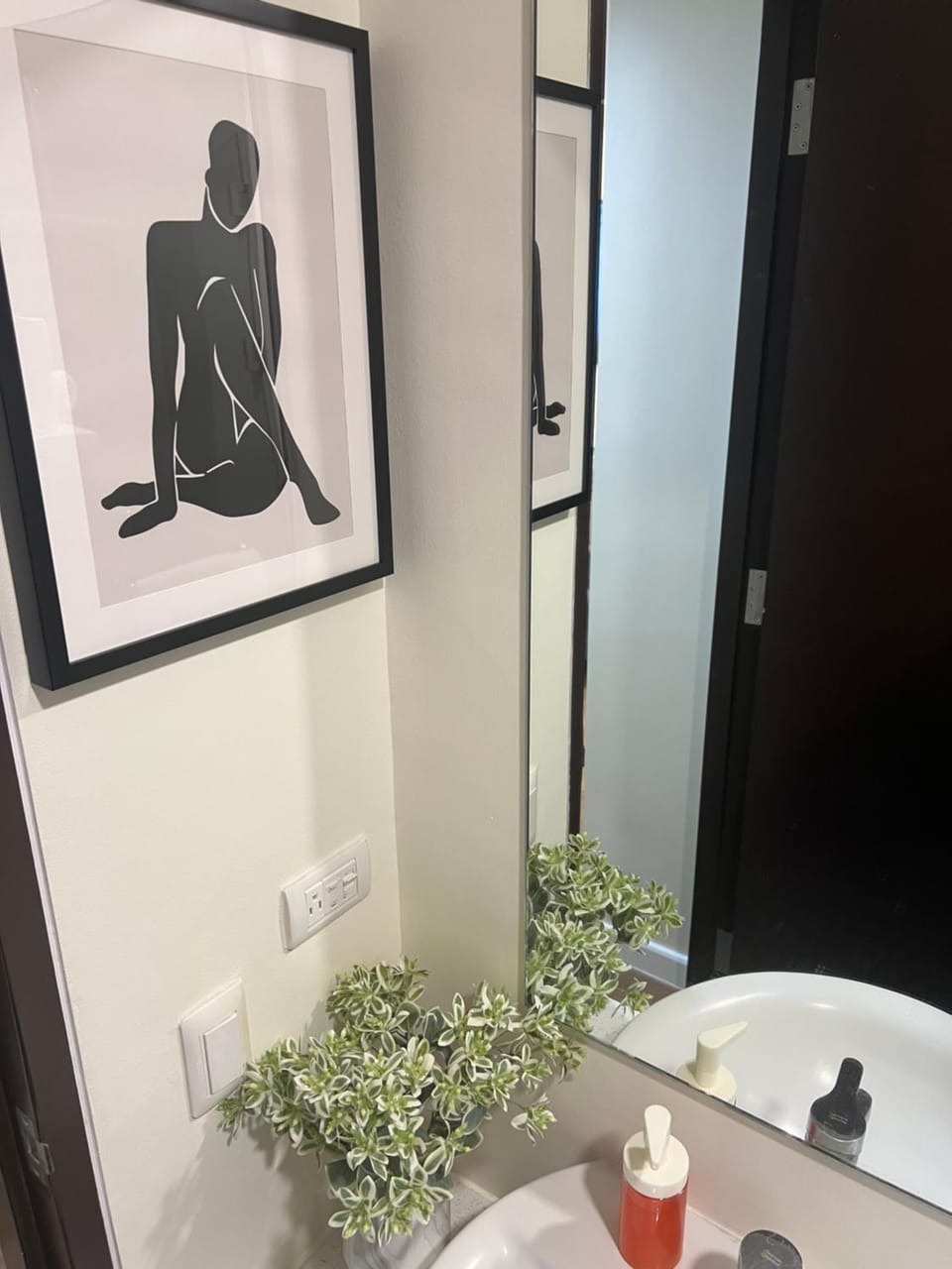 Bathroom, Decorative detail