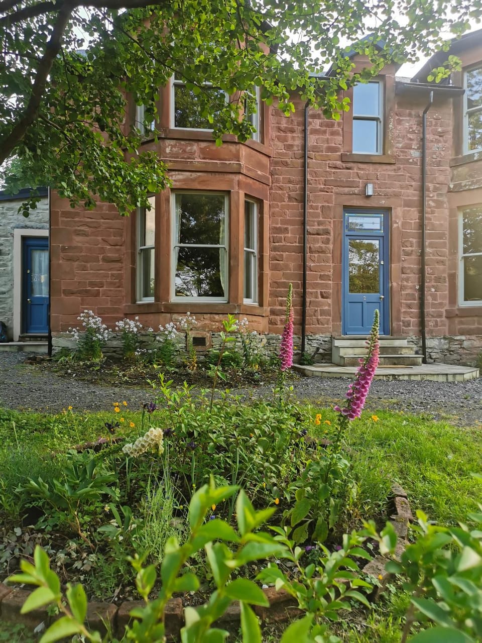 Property building, Spring, Day, Garden, Garden view