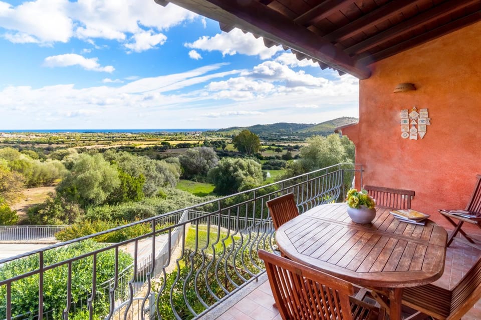 Patio, Spring, Natural landscape, View (from property/room), Balcony/Terrace, Dining area