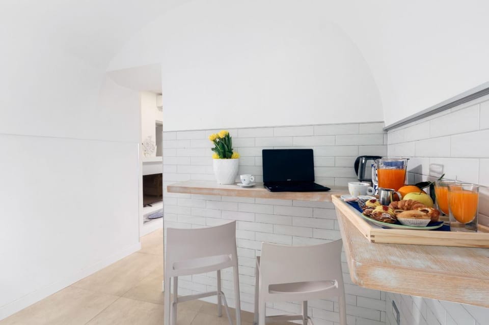 Kitchen or kitchenette, Evening entertainment