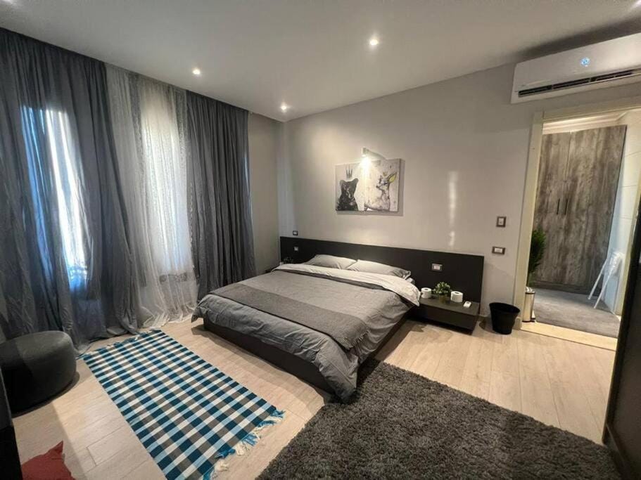 Luxury 1BR with Garden Apartment in New Cairo City
