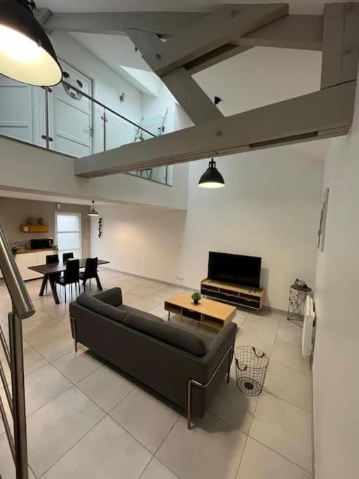 TV and multimedia, Kitchen or kitchenette, Living room, Seating area, minibar