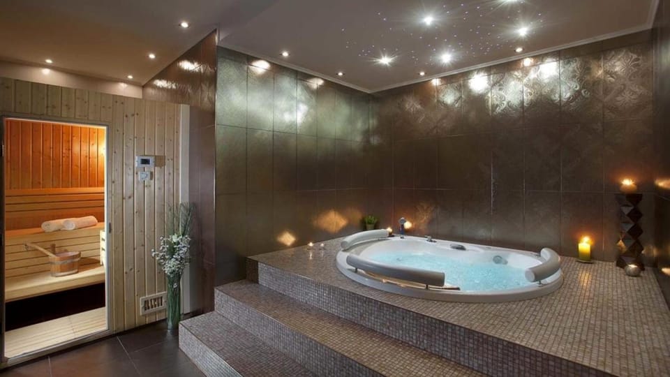 Sauna, Spa and wellness centre/facilities, Seating area, air conditioner