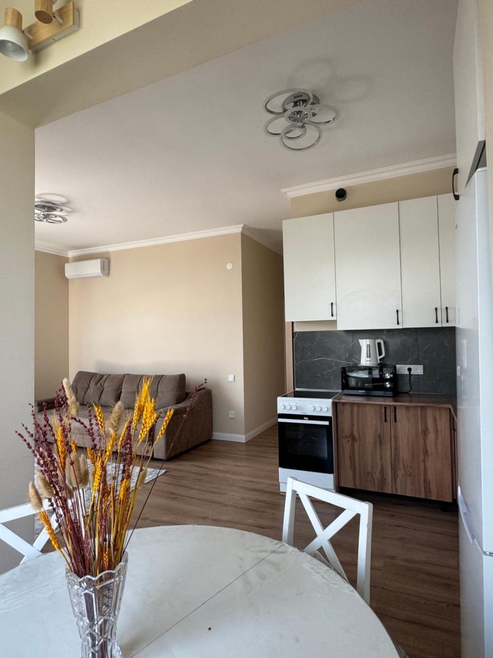 Просторная квартира с видом на горы Apartment in Almaty