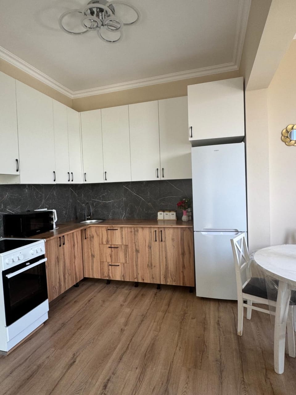 Просторная квартира с видом на горы Apartment in Almaty