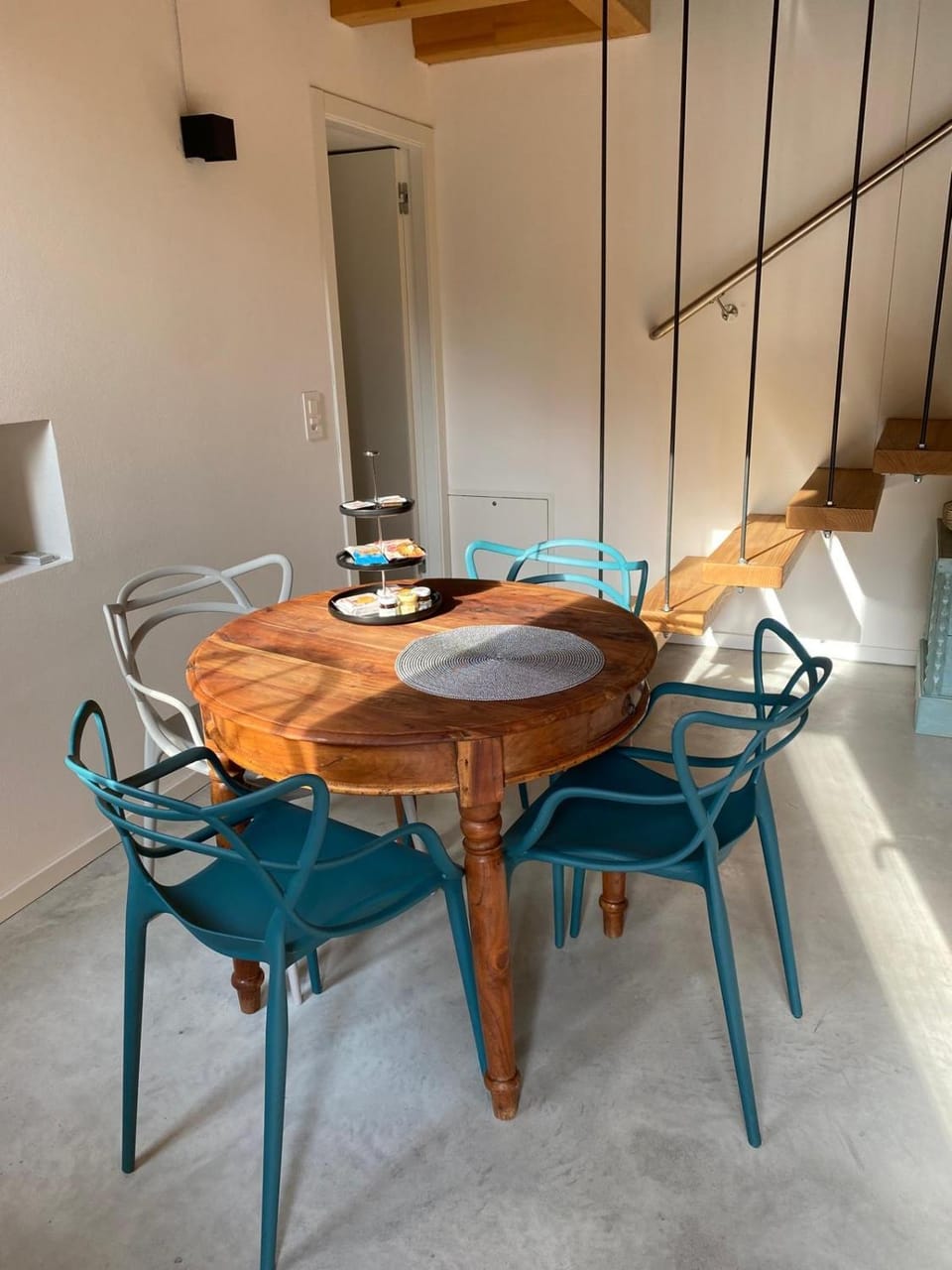 Seating area, Dining area