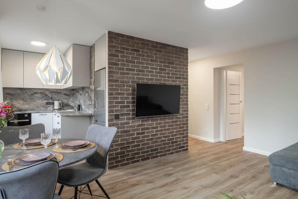 TV and multimedia, Kitchen or kitchenette, Seating area