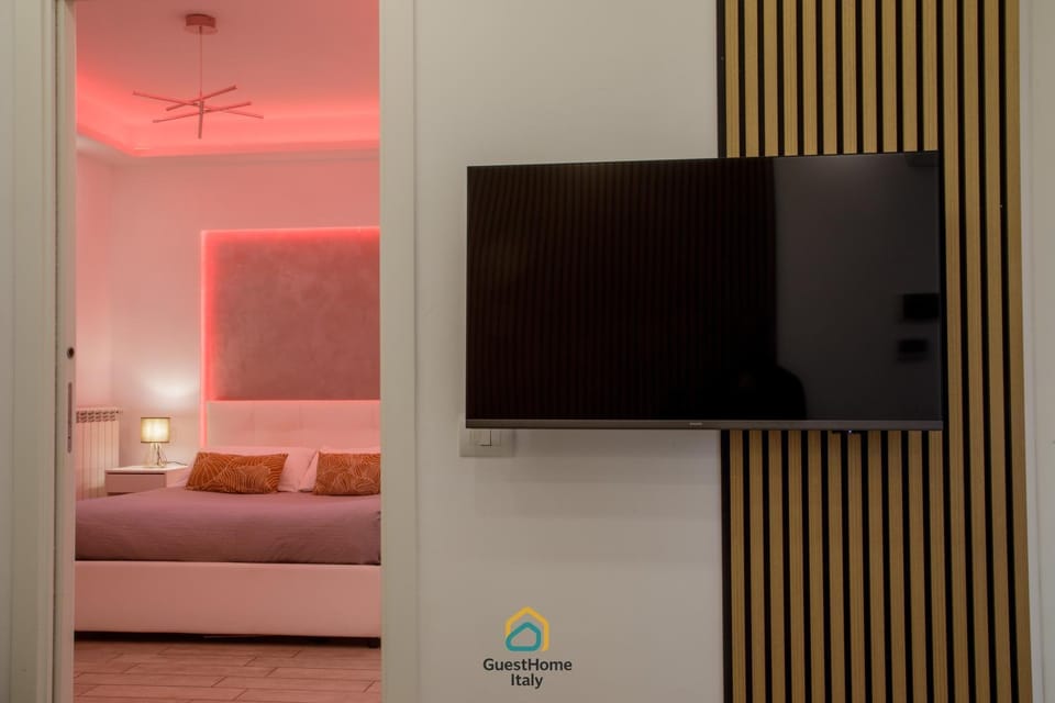 Communal lounge/ TV room, Bed, TV and multimedia, Bedroom