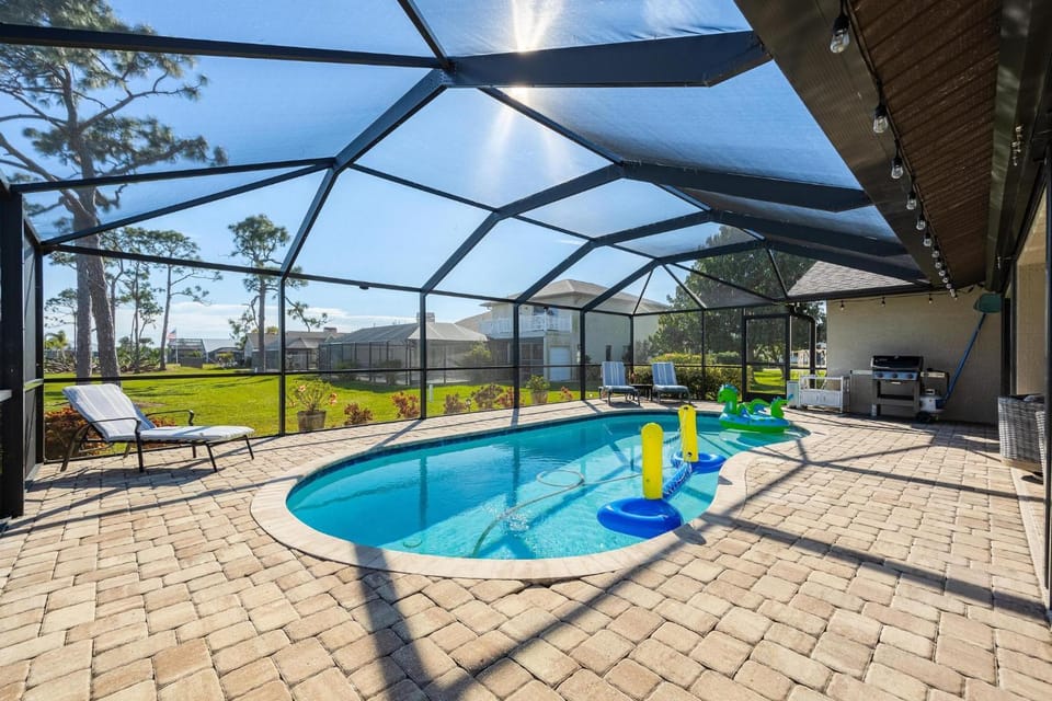 Golf Course View! Heated Pool - Villa Fairway to Florida - Roelens Vacations House in Cape Coral