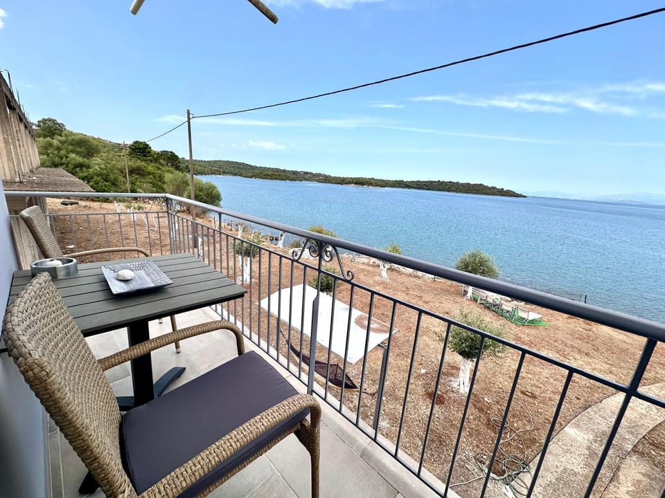 Natural landscape, Balcony/Terrace, Sea view