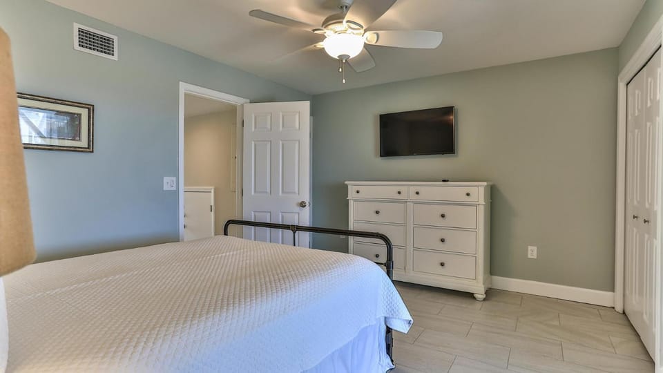 Southbay by the Gulf 131 a Completely Renovated 3 Bedroom Beach Front Townhome in Destin House in Destin