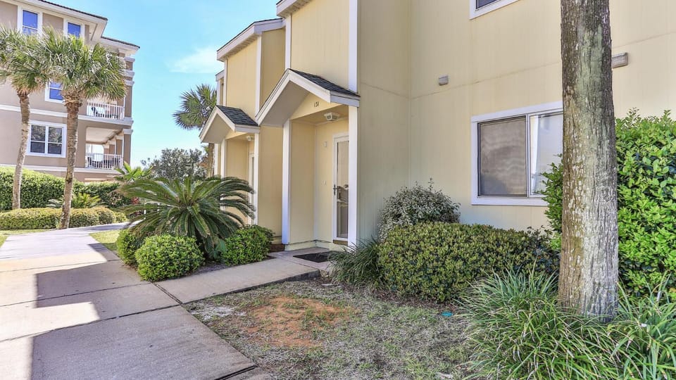Southbay by the Gulf 131 a Completely Renovated 3 Bedroom Beach Front Townhome in Destin House in Destin