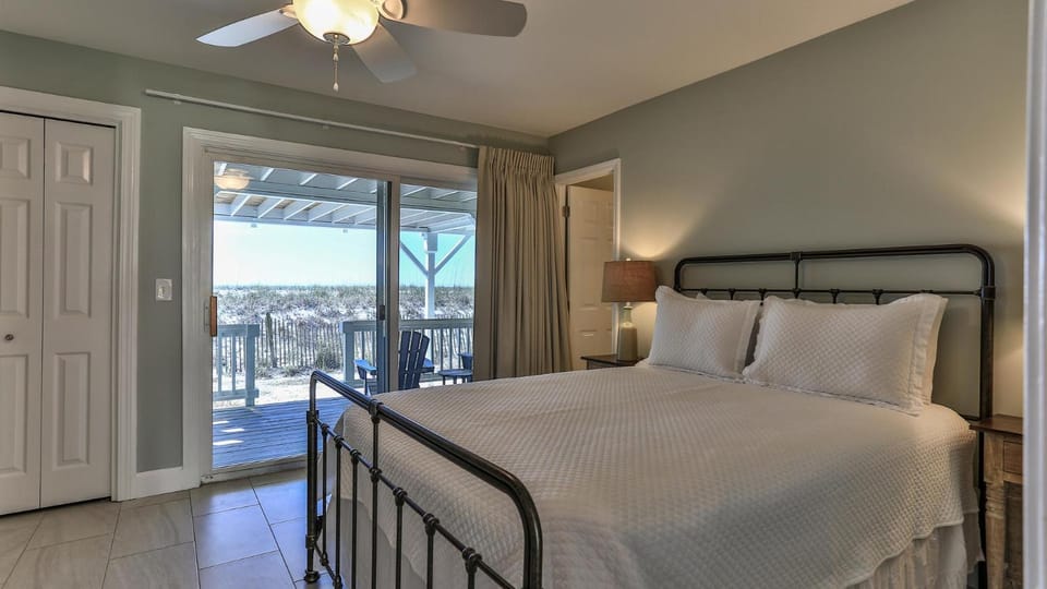 Southbay by the Gulf 131 a Completely Renovated 3 Bedroom Beach Front Townhome in Destin House in Destin