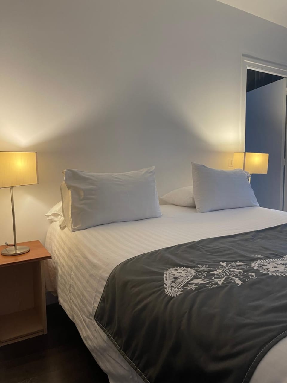 Clermont-Ferrand dans maison du XVIᵉ siècle Petit déjeuner et ménage inclus aucun frais caché Apartment in Clermont-Ferrand