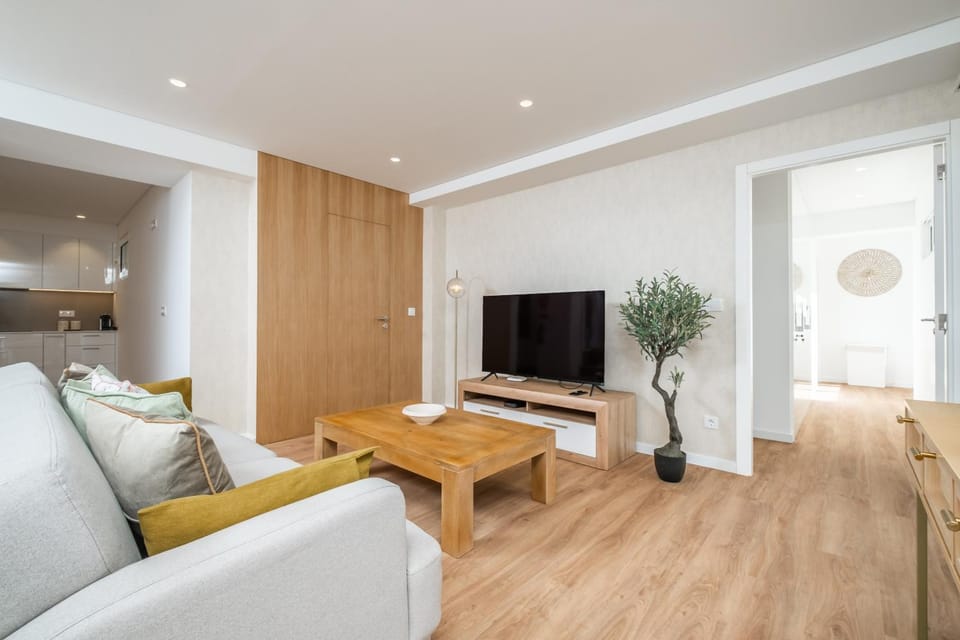Communal lounge/ TV room, TV and multimedia, Living room, Evening entertainment