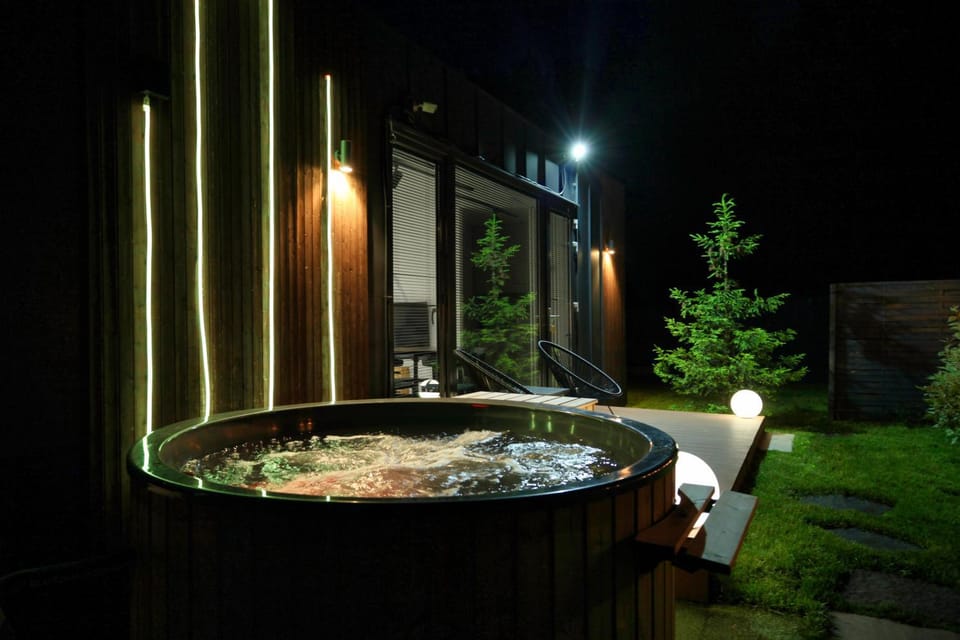 Night, Hot Tub