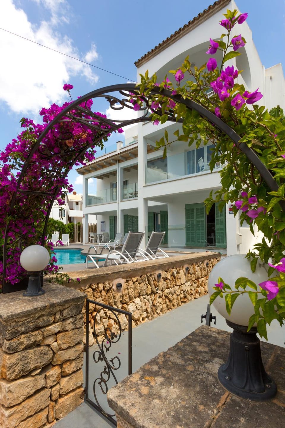 Property building, Pool view