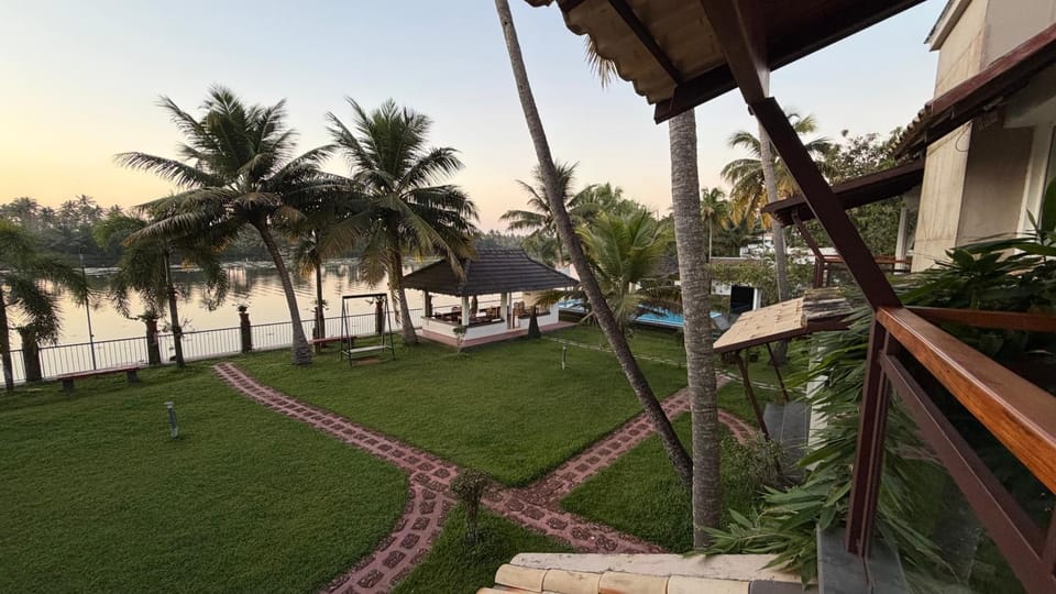 Backwater Brook Bed and Breakfast in Kumarakom