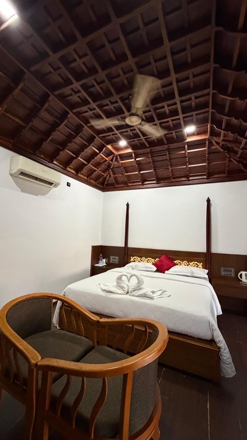 Backwater Brook Bed and Breakfast in Kumarakom