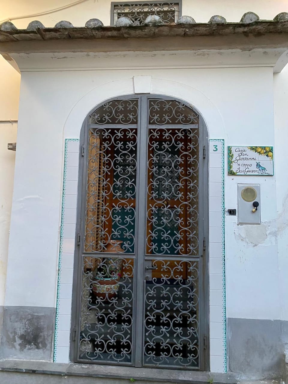 Facade/entrance
