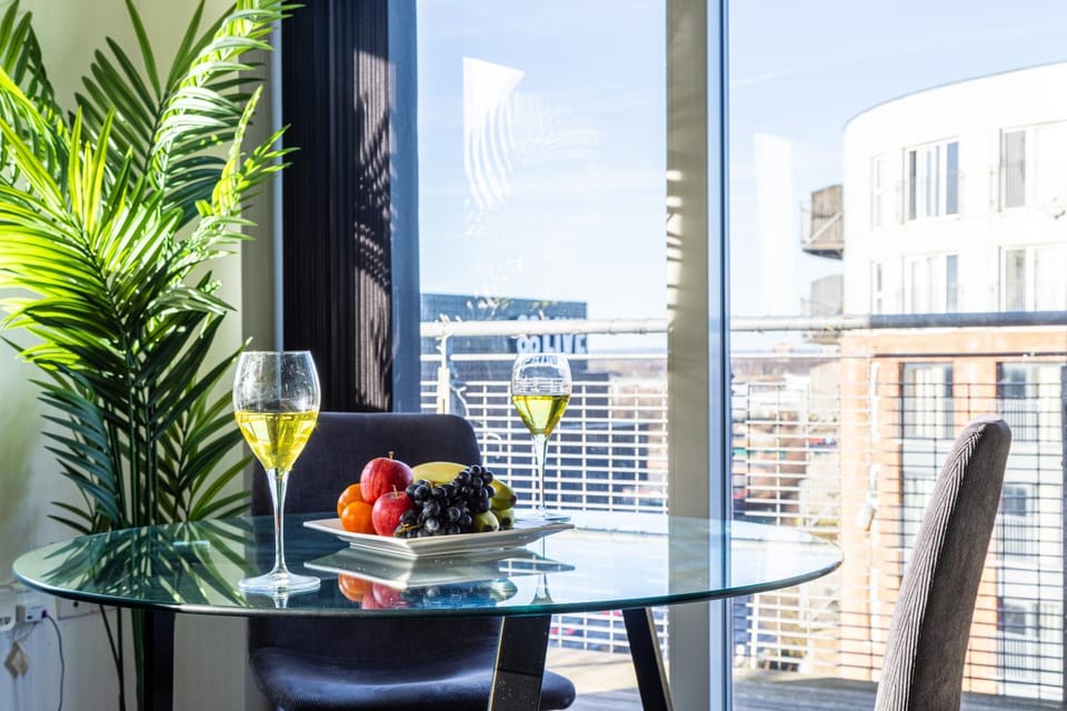Manchester, Etihad Stadium View , Coop Live, Modern 2 bed apartment, Apartment in Manchester