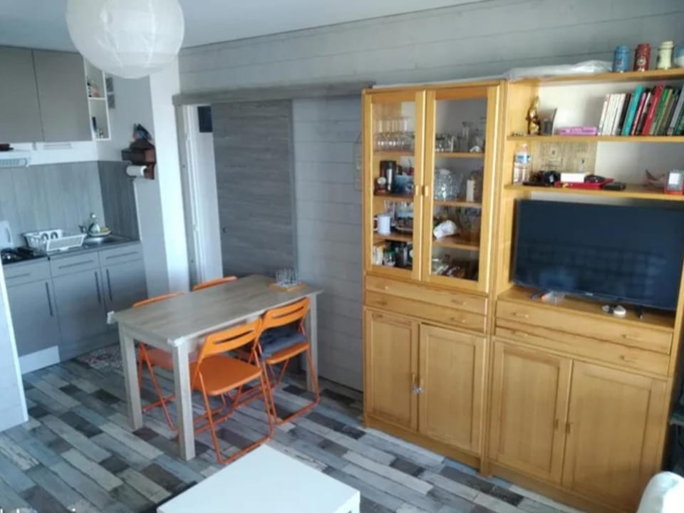 Appartement T2 - Port de Courseulles avec Parking - FR-1-746-10 Apartment in Courseulles-sur-Mer