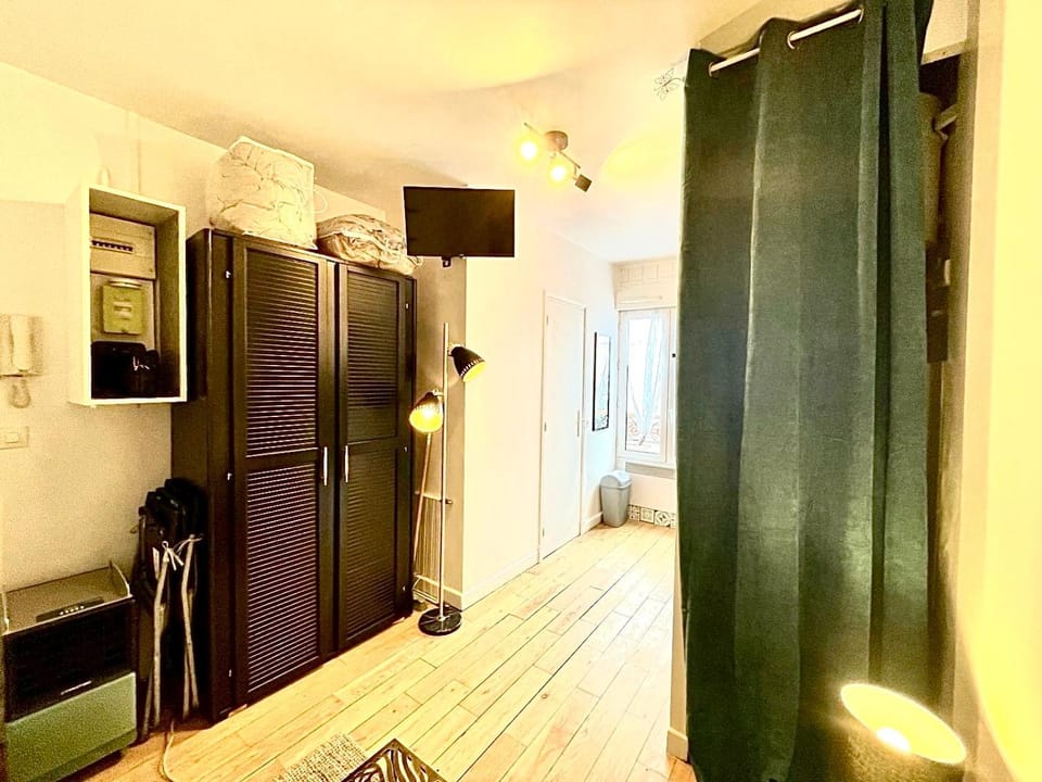 Appartement au calme Apartment in Saint-Denis, France